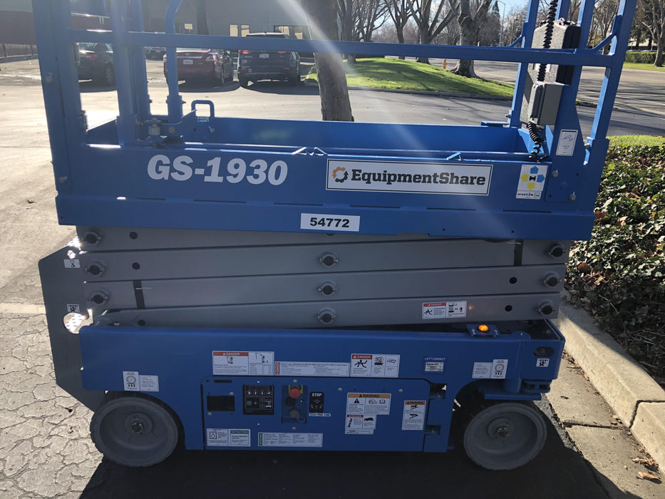 2019 Genie GS-1930 Half Height Swing Gate, 800W Inverter