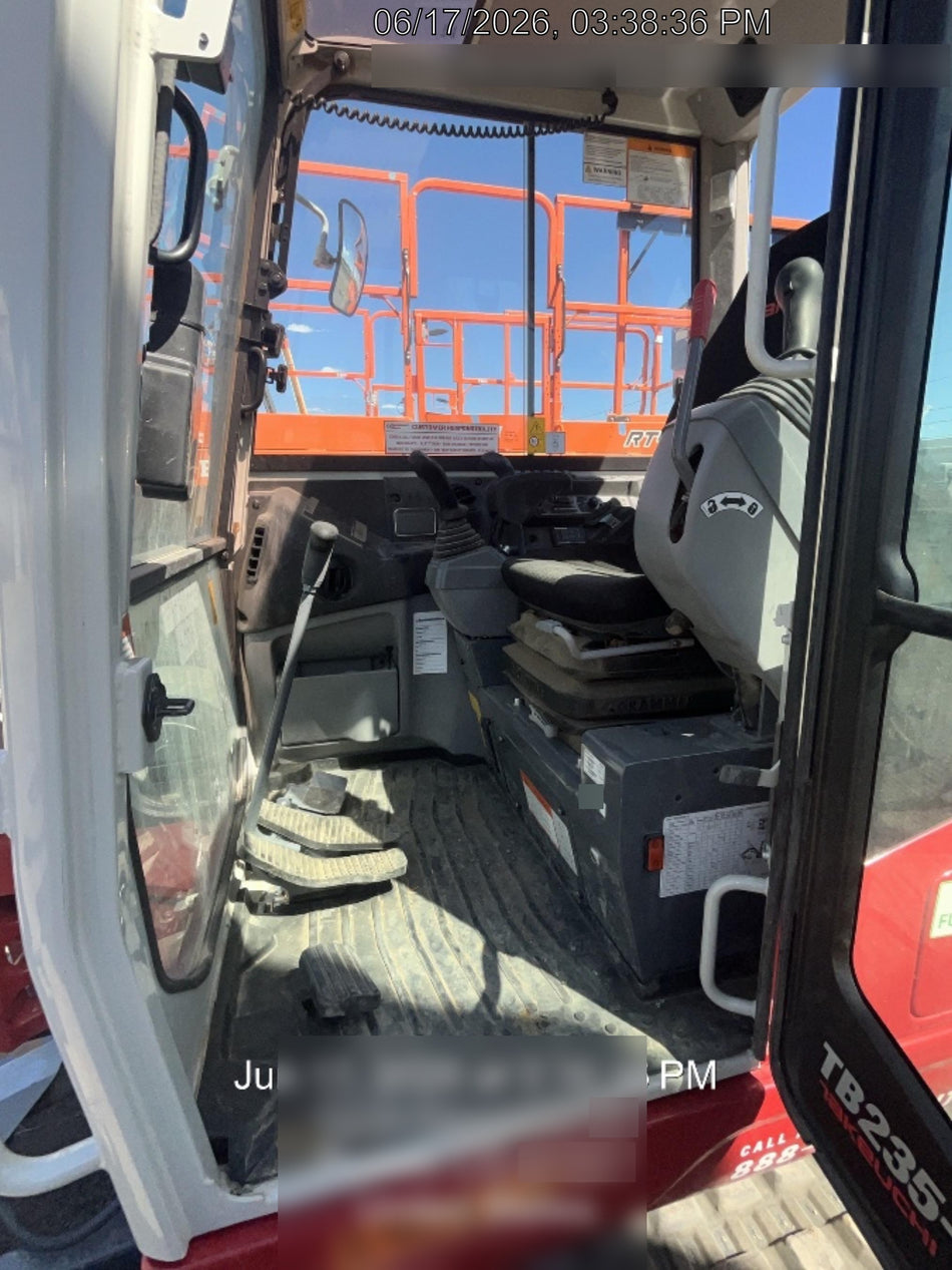 2025 TAKEUCHI TB235-2CR