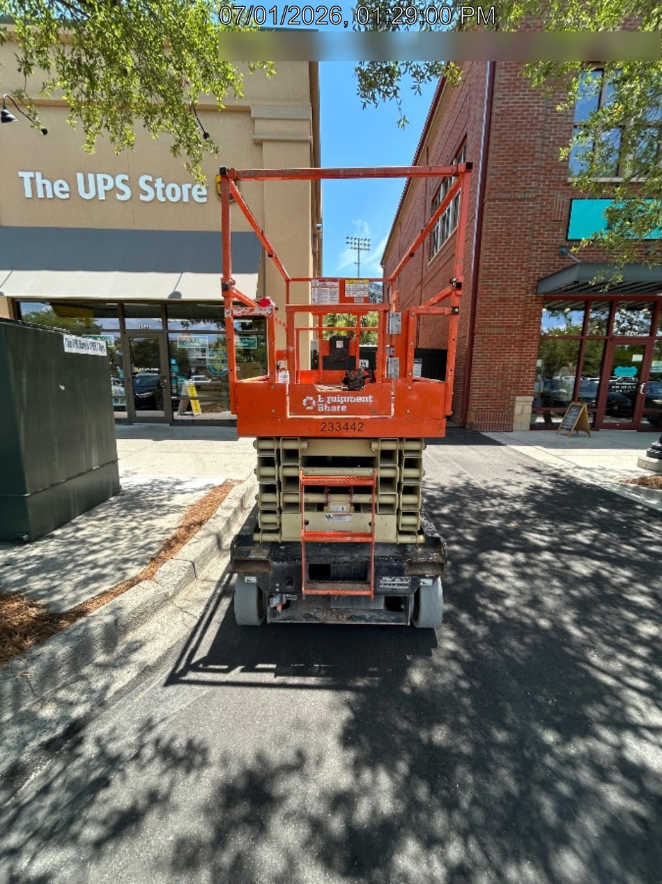 2022 JLG ES3246