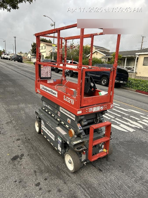 2020 Skyjack SJIII-3219 Solid NM Tires, Half height spring hinged entry gate, Dual Beacons, 800W Inverter