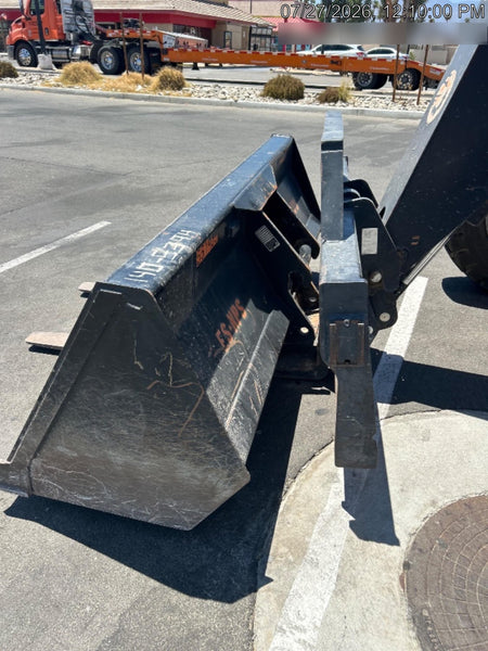 2025 JLG 1001100823