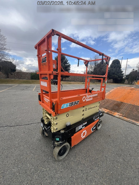 2024 JLG ES1932