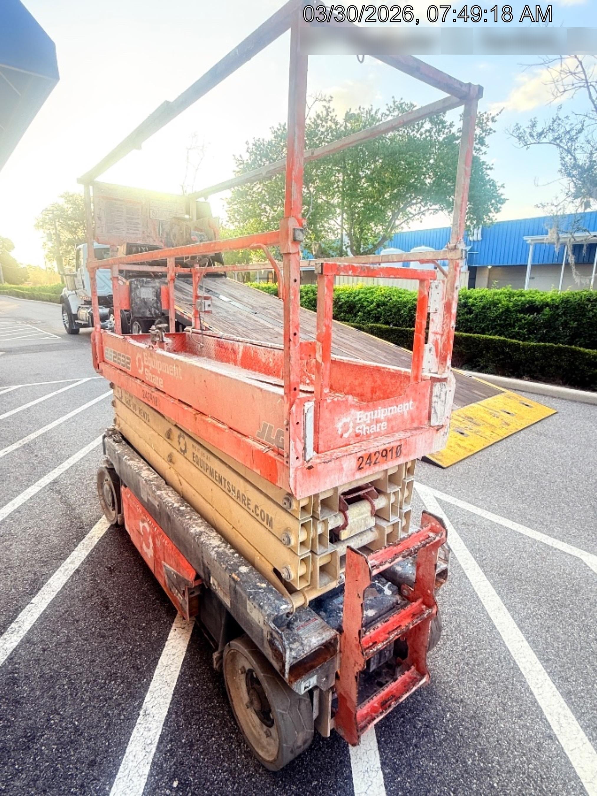 2022 JLG ES2632