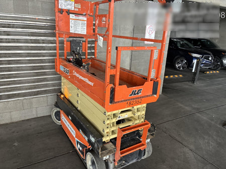 2021 JLG ES1932