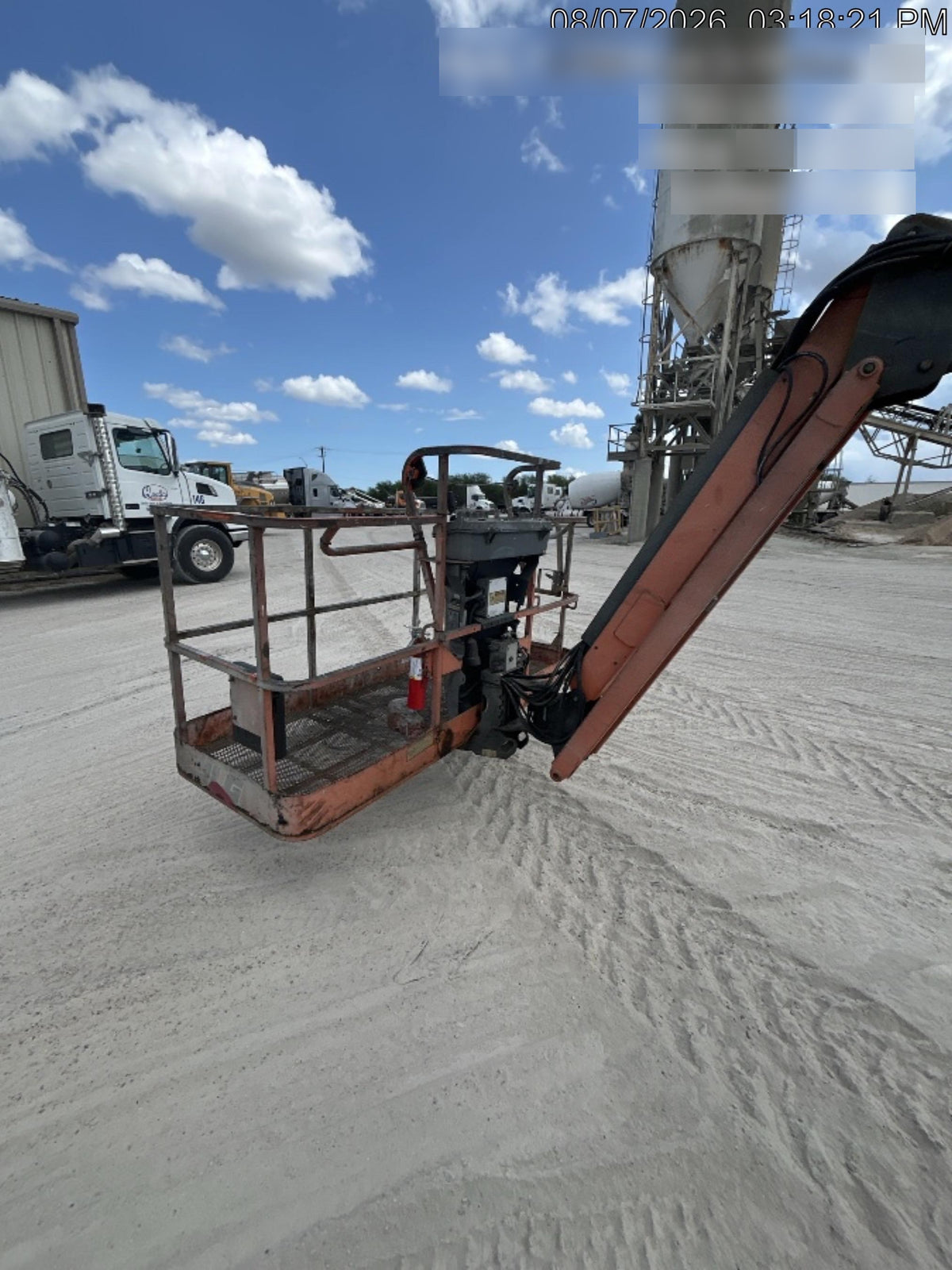 2020 JLG 800AJ