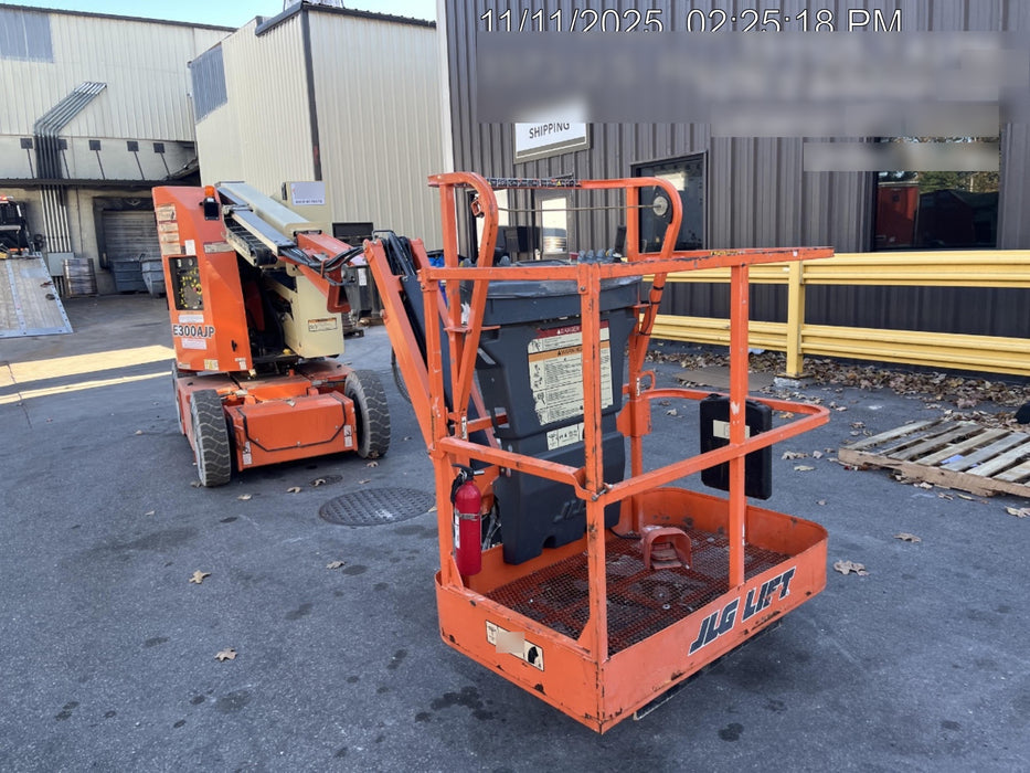 2019 JLG E300AJP