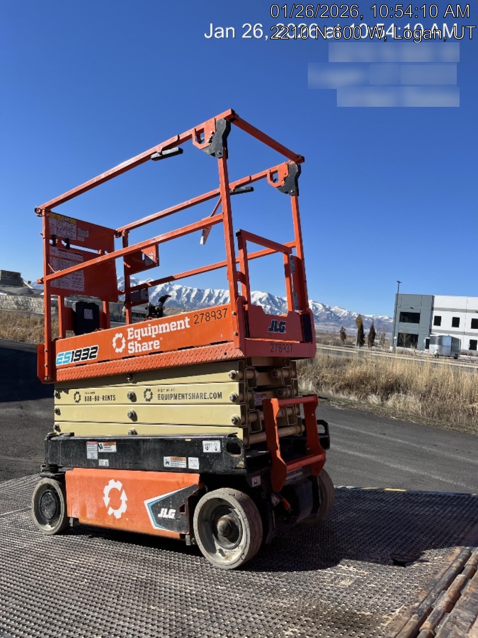 2022 JLG ES1932