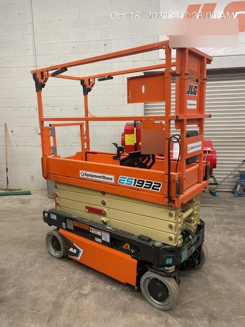 2021 JLG ES1932