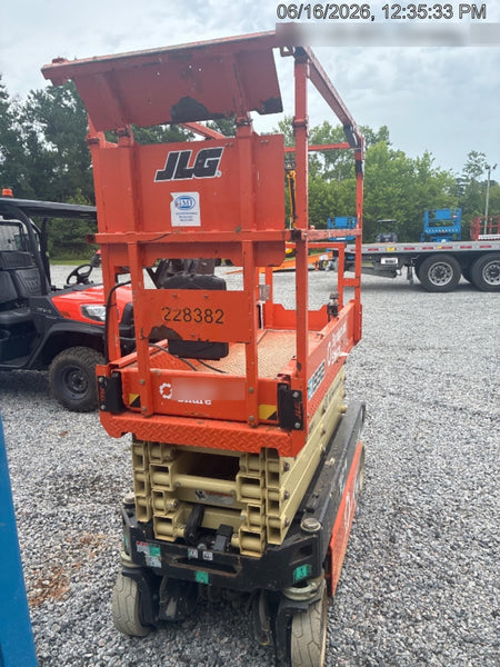 2022 JLG ES1932