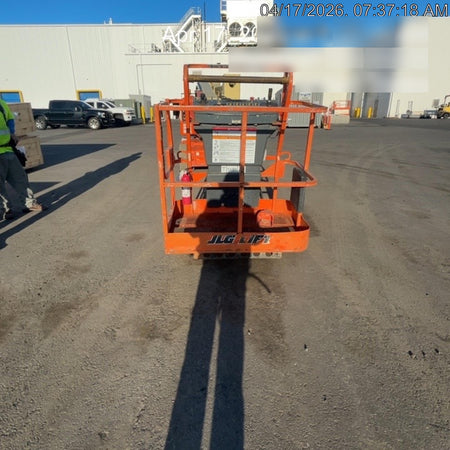2019 JLG E400AJPN