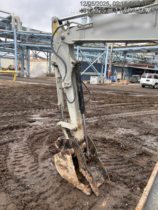 2023 TAKEUCHI TB235-2R