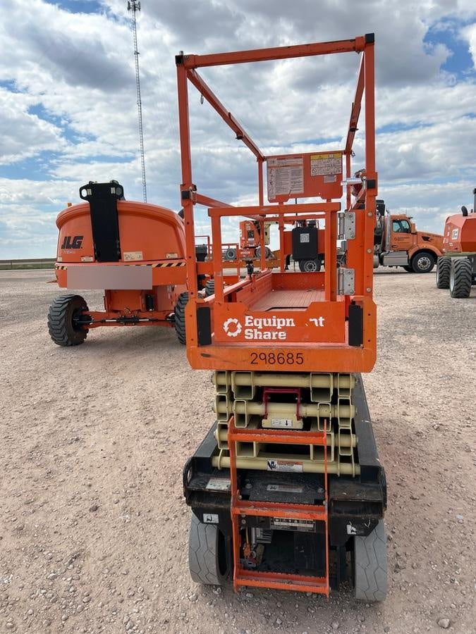 2023 JLG ES2632