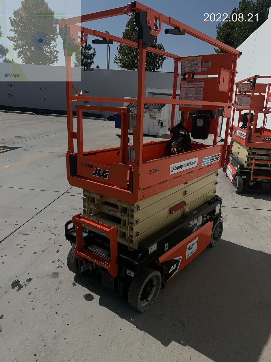 2022 JLG ES1932