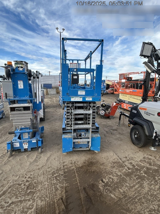 2020 Genie GS-3232 Standard, Folding half height swing gate, 800W Inverter