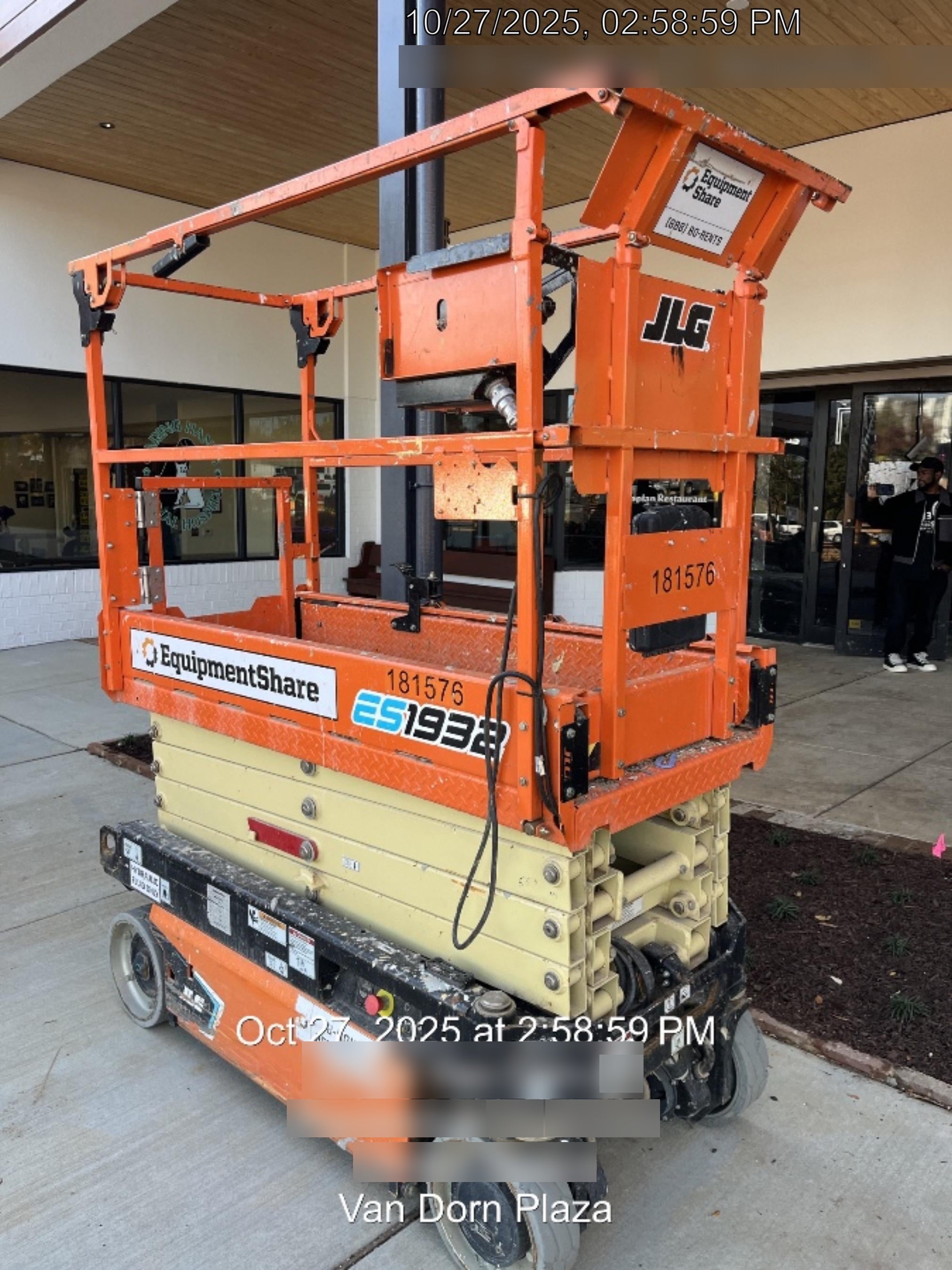 2021 JLG ES1932