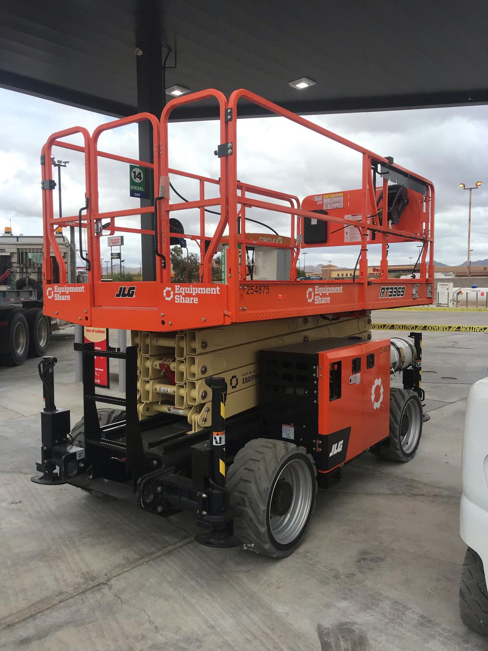 2022 JLG RT3369
