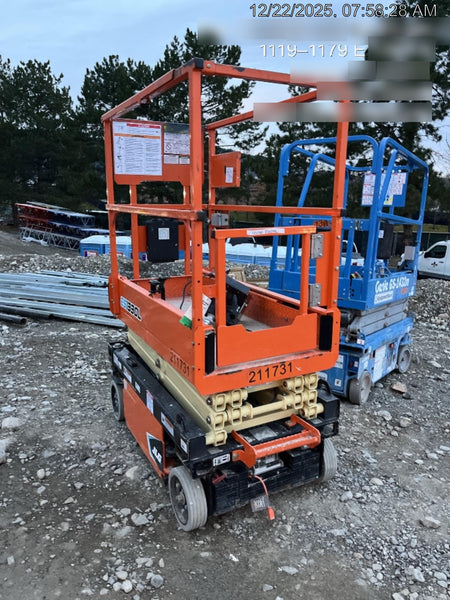 2022 JLG ES1330L