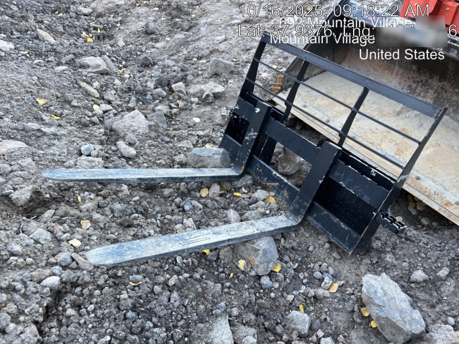 2022 PALADIN 48" Pallet Forks - Paladin