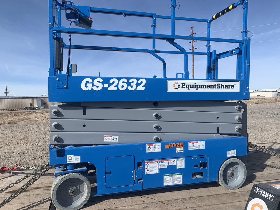 2020 Genie GS-2632 Solid NM Tires, Folding Rails with Half-Height Swing Gate, Beacon