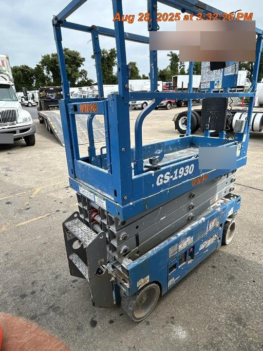 2020 Genie GS-1930 Solid Non Marking Tires, Beacon, Folding rails with half height swing gate