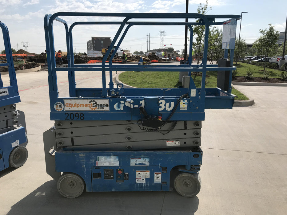 2019 Genie GS-1930 Fixed Rails with Chain Entry