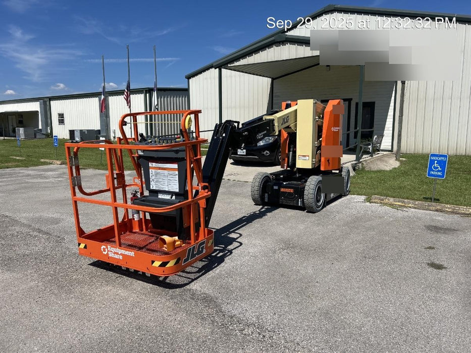 2025 JLG E300AJP
