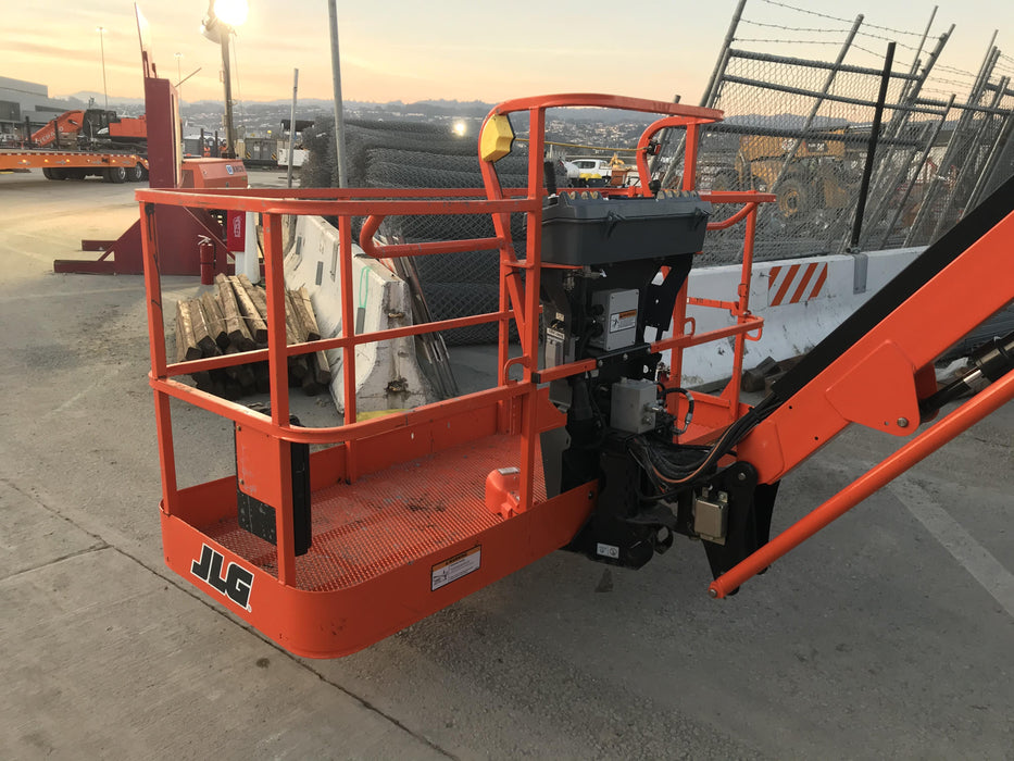 2019 JLG 860SJ