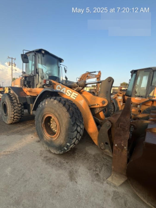 2018 Case 821G CLOSED CAB, 1 FUNCTION, JRB 418 STYLE HYD COUPLER