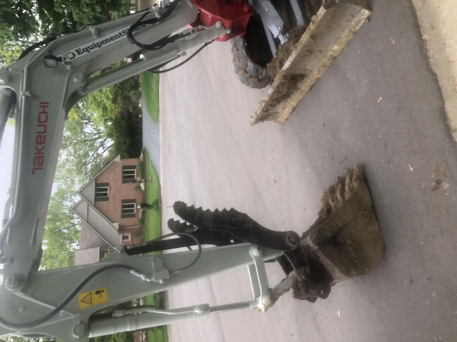 2020 TAKEUCHI TB250-2C