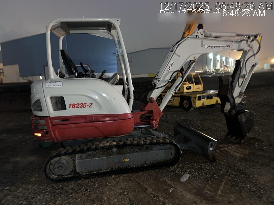 2023 TAKEUCHI TB235-2R