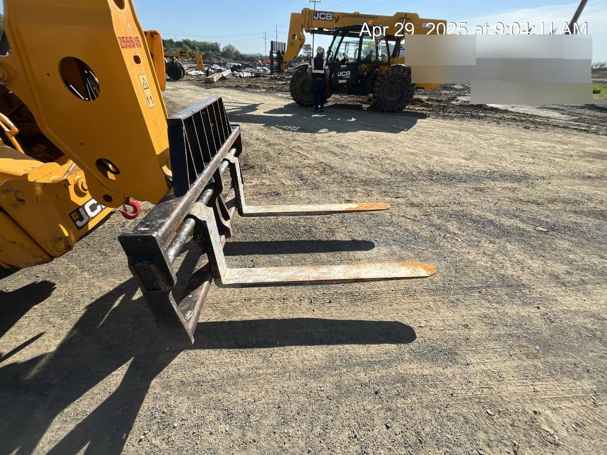 2022 JCB 512-56