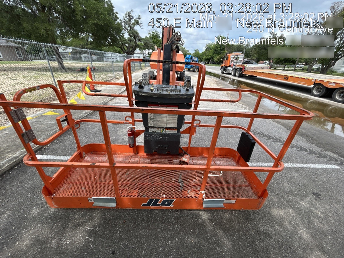 2016 JLG 660SJ
