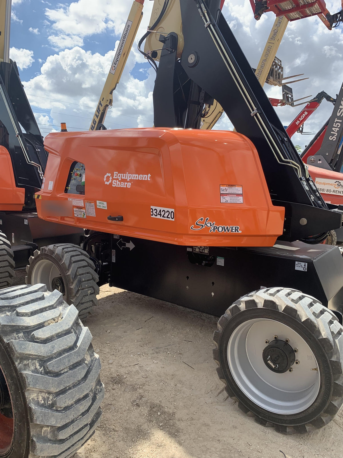 2023 JLG 660SJ