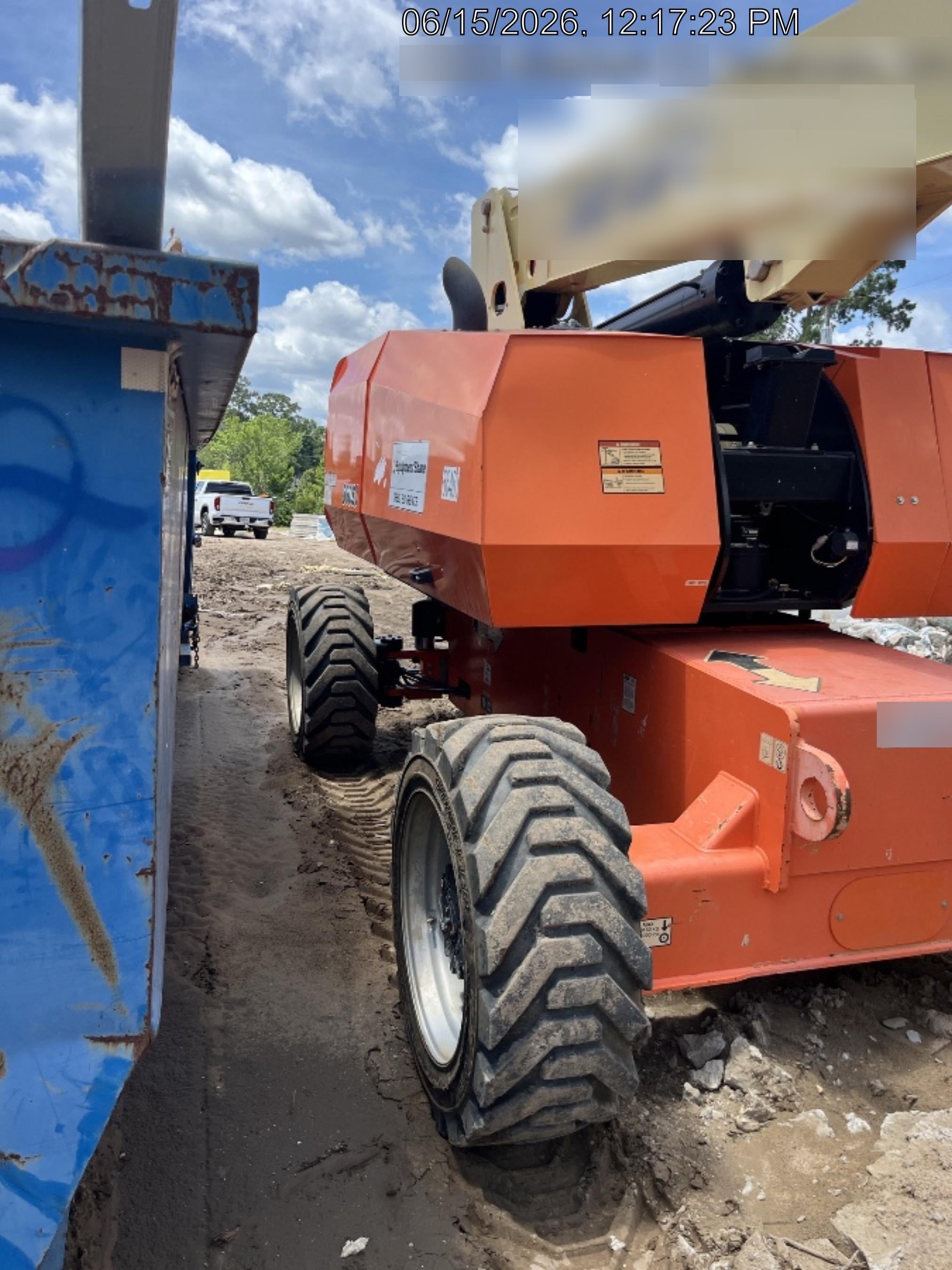 2020 JLG 860SJ Deutz Diesel Engine, FF Tires, Rotating Beacon, Panel Cradle Package