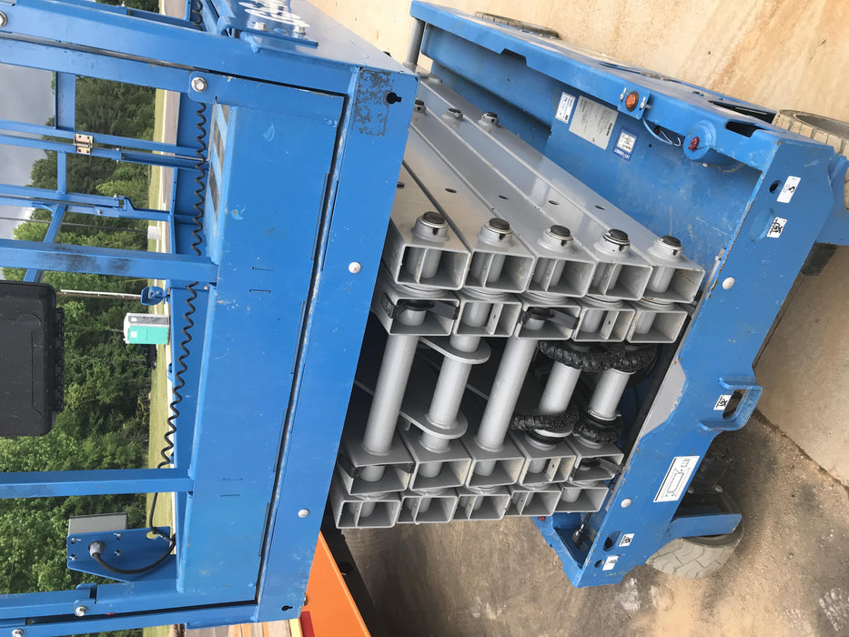 2019 Genie GS-4047 Folding rails with half height swing gate