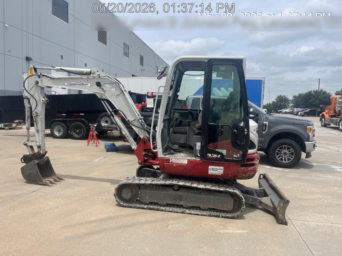 2021 TAKEUCHI TB235-2CR