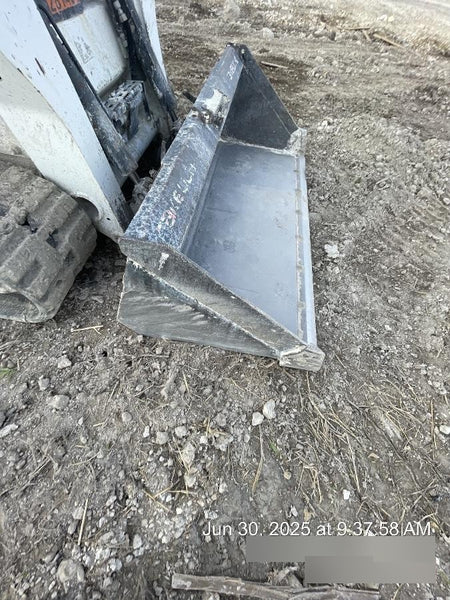 2023 TAKEUCHI 67" Smooth Bucket - Takeuchi