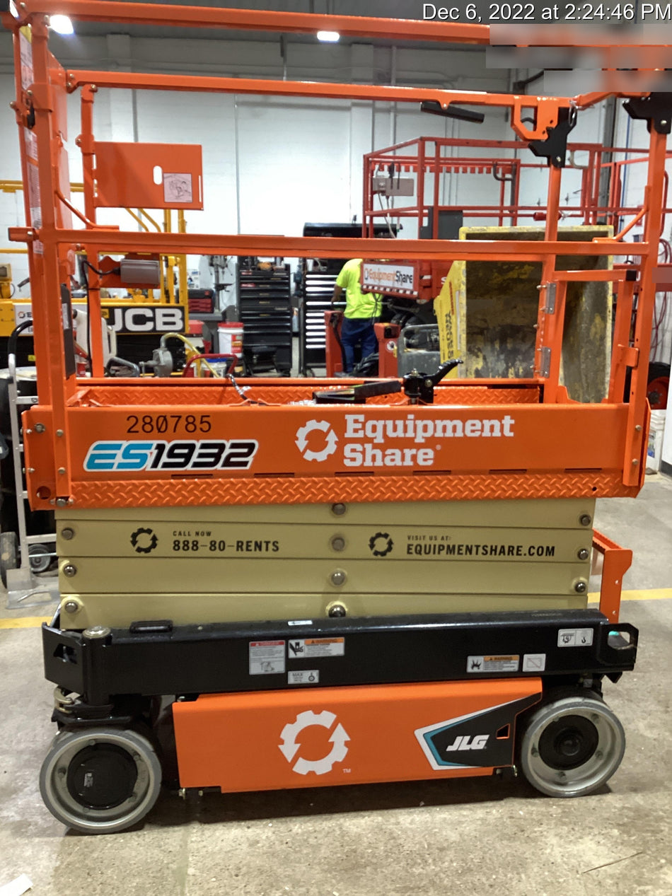 2022 JLG ES1932