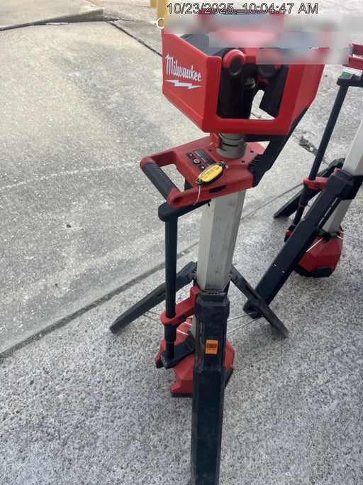 2022 MILWAUKEE 2136-20