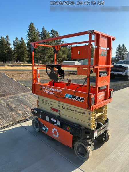 2022 JLG ES1932