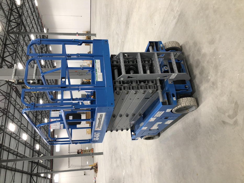 2019 Genie GS-4047 Folding rails with half height swing gate