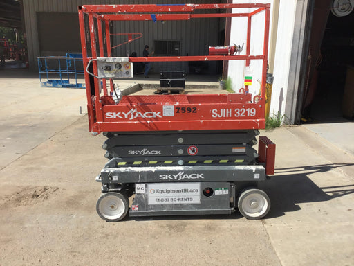 2018 Skyjack SJIII-3219 Skyjack SJIII3219 Scissor Lift w/Trojan Batteries