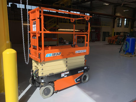 2021 JLG ES1932