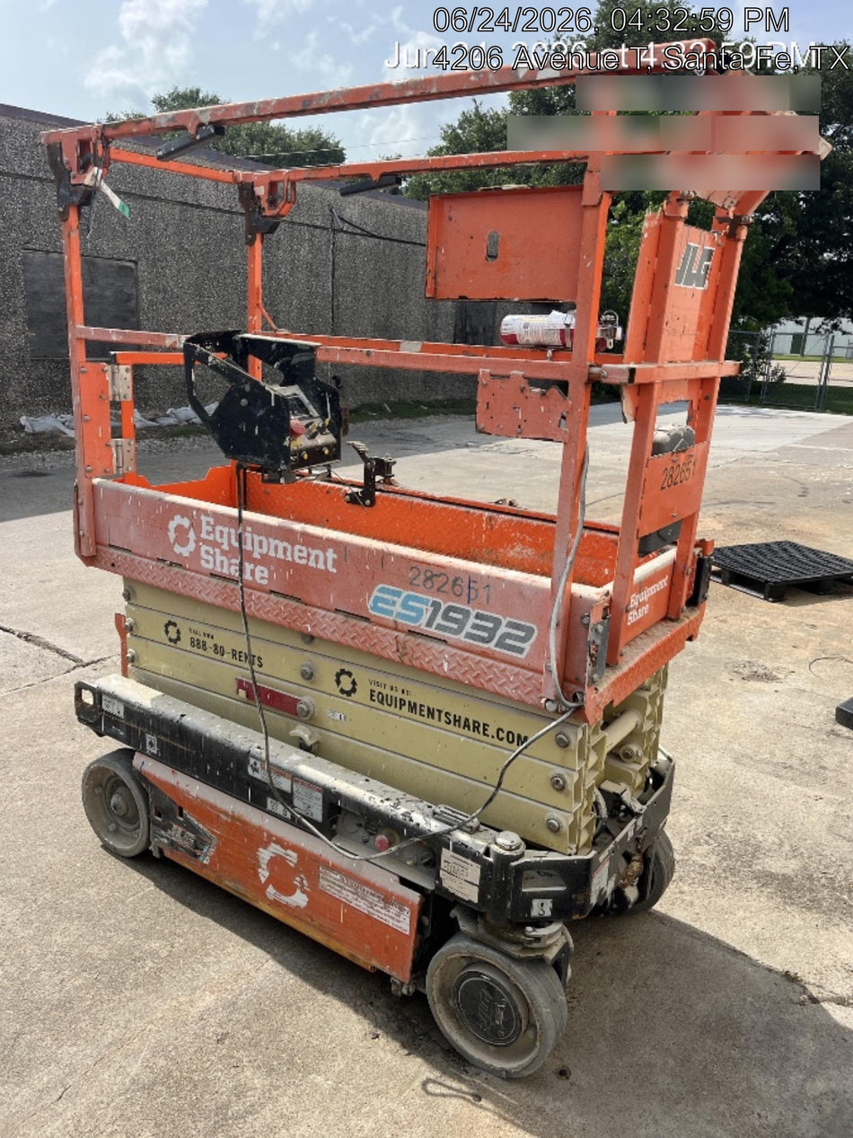 2022 JLG ES1932