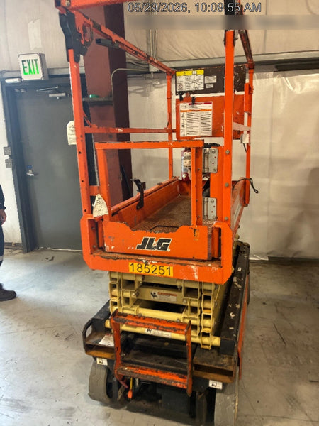 2021 JLG ES1932