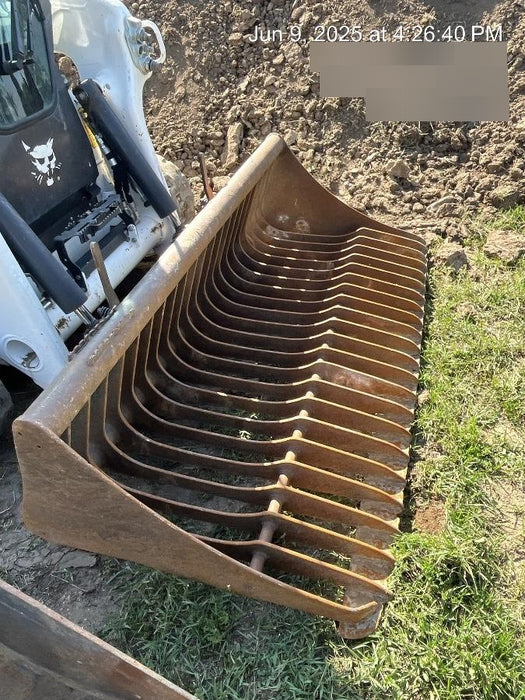 2019 BOBCAT 74" Rock Bucket - Bobcat
