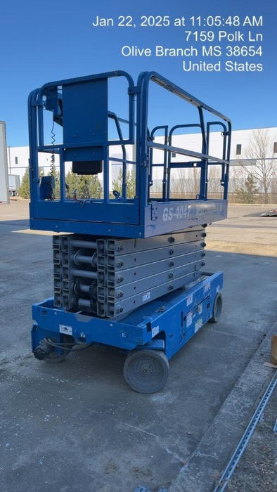 2019 Genie GS-4047 Folding rails with half height swing gate