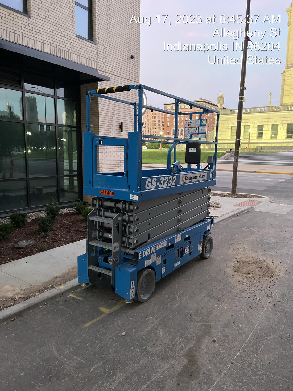 2023 GENIE GS-3232