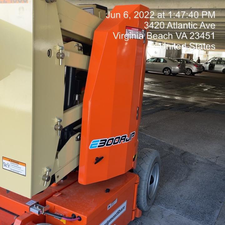 2022 JLG E300AJP