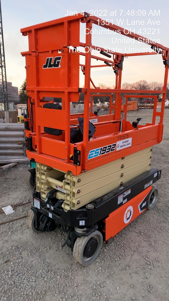 2021 JLG ES1932